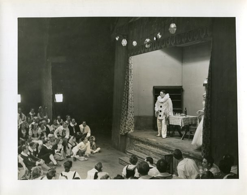 Pagliacci, Ruggero Leoncavallo. San Francisco Opera, 1939. Photographer: Lawrence B. Morton/San Francisco Opera.