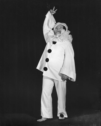 Pagliacci, Ruggero Leoncavallo. San Francisco Opera, 1939. Photographer: Lawrence B. Morton/San Francisco Opera.