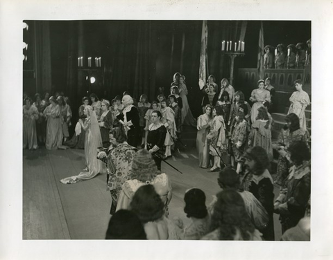 Lucia di Lammemoor, Gaetano Donizetti. San Francisco Opera, 1939. Photographer: Lawrence B. Morton/San Francisco Opera.