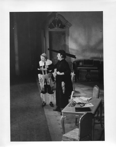 Il Barbiere di Siviglia, Gioachino Rossini. San Francisco Opera, 1939. Photographer: Lawrence B. Morton/San Francisco Opera.