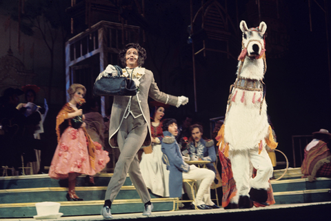 Leonard Frey (Don Andres), Ensemble, La Périchole, Jacques Offenbach. San Francisco Opera, 1976-77. Photographer: Greg Peterson/San Francisco Opera.