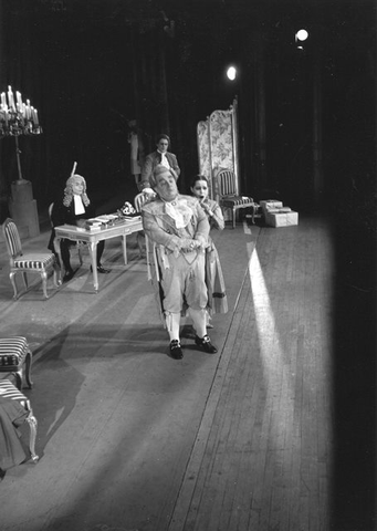 Don Pasquale, Gaetano Donizetti. San Francisco Opera, 1941. Photographer: Lawrence B. Morton/San Francisco Opera.