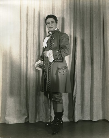 Don Pasquale, Gaetano Donizetti. San Francisco Opera, 1941. Photographer: Lawrence B. Morton/San Francisco Opera.