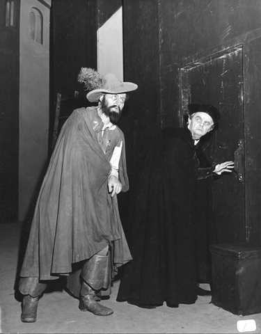 Rigoletto, Giuseppe Verdi. San Francisco Opera, 1941. Photographer: Lawrence B. Morton/San Francisco Opera.