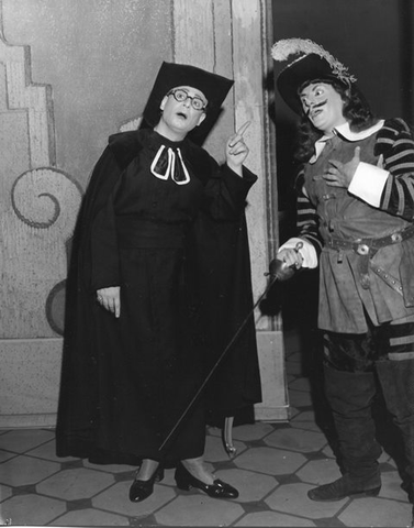 Il Barbiere di Siviglia, Gioachino Rossini. San Francisco Opera, 1941. Photographer: Lawrence B. Morton/San Francisco Opera.