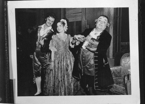 Il Barbiere di Siviglia, Gioachino Rossini. San Francisco Opera, 1941. Photographer: Robert Lackenbach/San Francisco Opera.