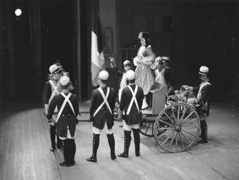 La Fille du Régiment, Gaetano Donizetti. San Francisco Opera, 1942. Photographer: Lawrence B. Morton/San Francisco Opera.