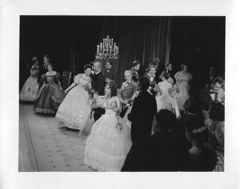 La Traviata, Giuseppe Verdi. San Francisco Opera, 1942. Photographer: Lawrence B. Morton/San Francisco Opera.