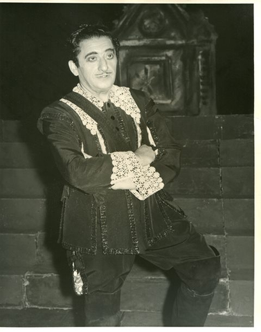 Lucia di Lammermoor, Gaetano Donizetti. San Francisco Opera, 1942. Photographer: Lawrence B. Morton/San Francisco Opera.