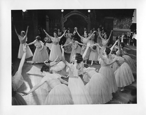 Die Fledermaus, Johann Strauss, Jr.. San Francisco Opera, 1942. Photographer: Lawrence B. Morton/San Francisco Opera.