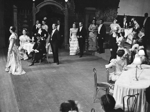 Die Fledermaus, Johann Strauss, Jr.. San Francisco Opera, 1942. Photographer: Lawrence B. Morton/San Francisco Opera.