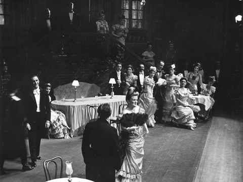 Die Fledermaus, Johann Strauss, Jr.. San Francisco Opera, 1942. Photographer: Lawrence B. Morton/San Francisco Opera.