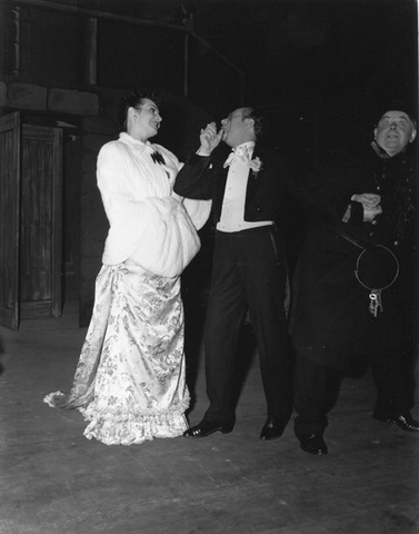 Die Fledermaus, Johann Strauss, Jr.. San Francisco Opera, 1942. Photographer: Unknown/San Francisco Opera.