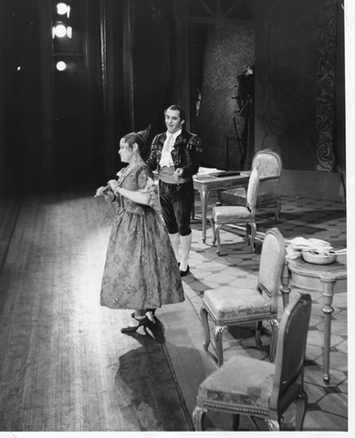 Il Barbiere di Siviglia, Gioachino Rossini. San Francisco Opera, 1942. Photographer: Lawrence B. Morton/San Francisco Opera.