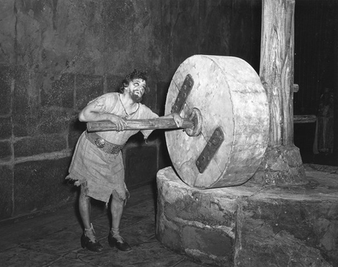 Samson et Dalila, Camille Saint-Saëns. San Francisco Opera, 1943. Photographer: R. Strohmeyer/San Francisco Opera.