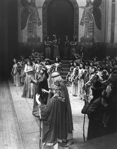 Samson et Dalila, Camille Saint-Saëns. San Francisco Opera, 1943. Photographer: R. Strohmeyer/San Francisco Opera.