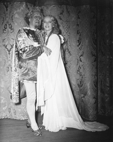 Rigoletto, Giuseppe Verdi. San Francisco Opera, 1943. Photographer: R. Strohmeyer/San Francisco Opera.