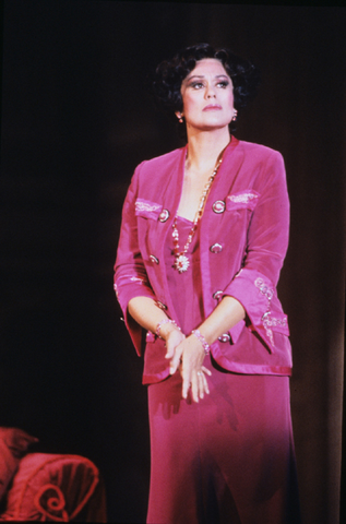 Kiri Te Kanawa (The Countess), Capriccio, Richard Strauss. San Francisco Opera, 1990-91. Photographer: Larry Merkle/San Francisco Opera.