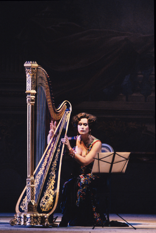 Kiri Te Kanawa (The Countess), Capriccio, Richard Strauss. San Francisco Opera, 1990-91. Photographer: Larry Merkle/San Francisco Opera.