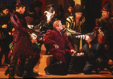 Frank Lopardo (Duke of Mantua), Chorus, Rigoletto, Giuseppe Verdi. San Francisco Opera, 2001-02. Photographer: Ken Friedman/San Francisco Opera.