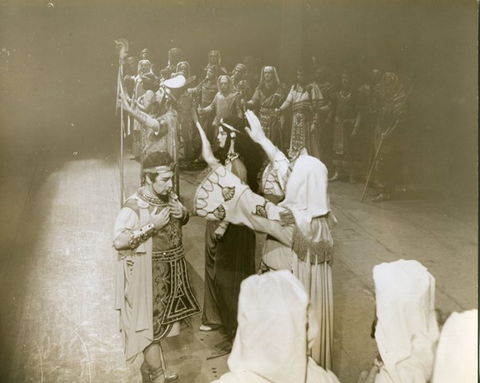 Aida, Giuseppe Verdi. San Francisco Opera, 1944. Photographer: R. Strohmeyer/San Francisco Opera.