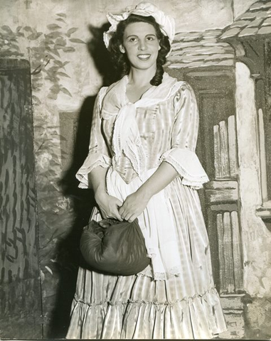 Martha, Friedrich von Flotow. San Francisco Opera, 1944. Photographer: R. Strohmeyer/San Francisco Opera.