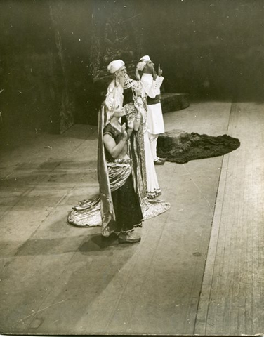 Lakmé, Léo Delibes. San Francisco Opera, 1944. Photographer: R. Strohmeyer/San Francisco Opera.