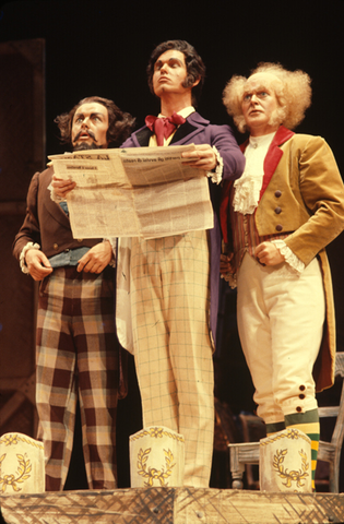 John Davies (Vincenzo), William Pell (Stefano), David Cale Johnson (Orazio), Le Convenienze ed Inconvenienze Teatrali, Gaetano Donizetti. San Francisco Opera/SPOT, 1977. Photographer: Caroline Crawford/San Francisco Opera.