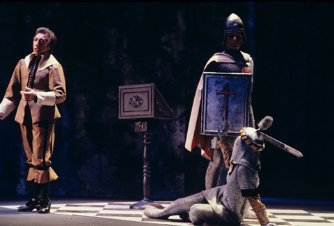 Ken Remo (Testo), William Mallory (Tancredi), Kathryn Bouleyn (Clorinda), Il Combattimento di Tancredi e Clorinda, Claudio Monteverdi. San Francisco Opera/SPOT, 1977. Photographer: Ron Scherl/San Francisco Opera.