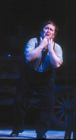 Jon Fredric West (Canio), Pagliacci, Ruggero Leoncavallo. San Francisco Opera, 2003-04. Photographer: Ken Friedman/San Francisco Opera.