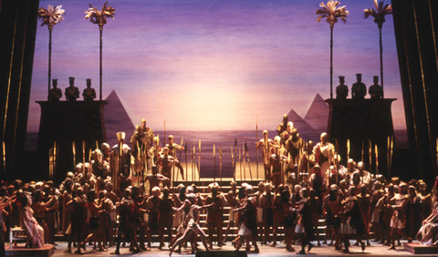 Ensemble, Aida, Giuseppe Verdi. San Francisco Opera, 2000-01. Photographer: Ken Friedman/San Francisco Opera.