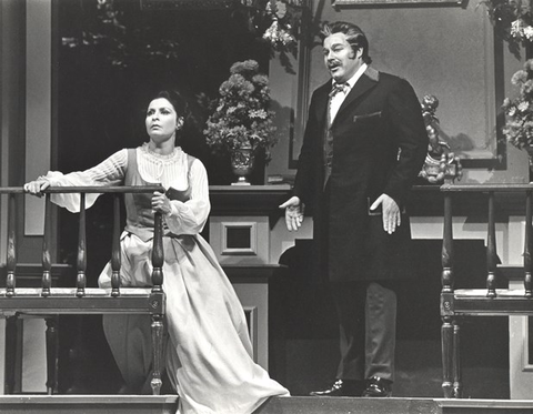 La Traviata, Giuseppe Verdi. San Francisco Opera, 1969. Photographer: Carolyn Mason Jones/San Francisco Opera.