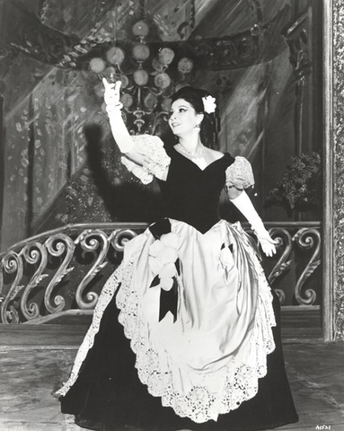 La Traviata, Giuseppe Verdi. San Francisco Opera, 1969. Photographer: Unknown/San Francisco Opera.