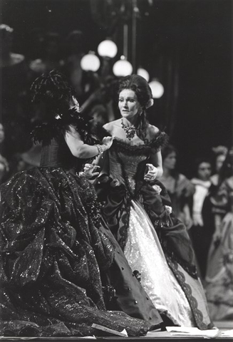 La Traviata, Giuseppe Verdi. San Francisco Opera, 1969. Photographer: Unknown/San Francisco Opera.