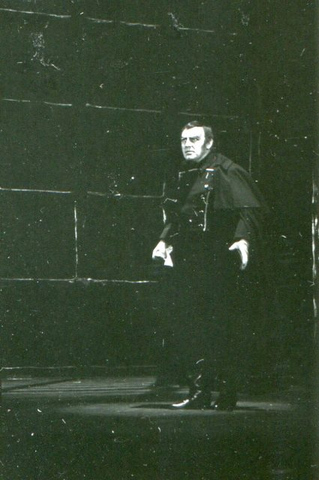 Fidelio, Ludwig van Beethoven. San Francisco Opera, 1969. Photographer: Cecil Thompson/San Francisco Opera.