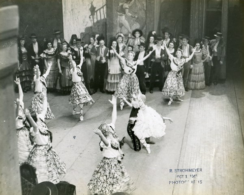 Carmen, Georges Bizet. San Francisco Opera, 1945. Photographer: R. Strohmeyer/San Francisco Opera.