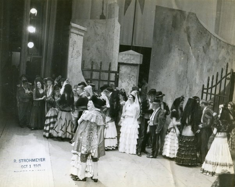 Carmen, Georges Bizet. San Francisco Opera, 1945. Photographer: R. Strohmeyer/San Francisco Opera.