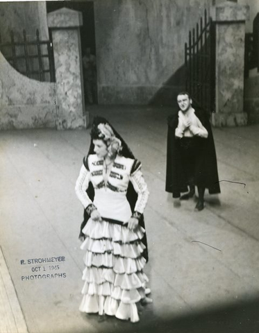 Carmen, Georges Bizet. San Francisco Opera, 1945. Photographer: R. Strohmeyer/San Francisco Opera.