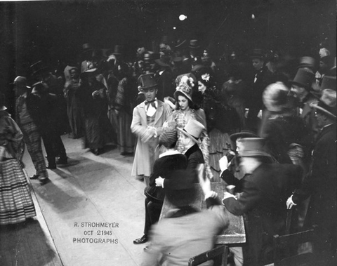 La Bohème, Giacomo Puccini. San Francisco Opera, 1945. Photographer: R. Strohmeyer/San Francisco Opera.