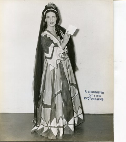 Der Rosenkavalier, Richard Strauss. San Francisco Opera, 1945. Photographer: R. Strohmeyer/San Francisco Opera.