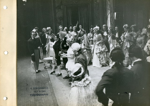 Les Contes d'Hoffmann, Jacques Offenbach. San Francisco Opera, 1945. Photographer: R. Strohmeyer/San Francisco Opera.